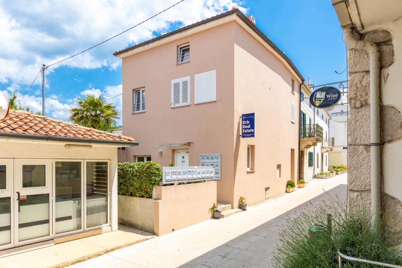 Apartments Punat Downtown Exterior photo